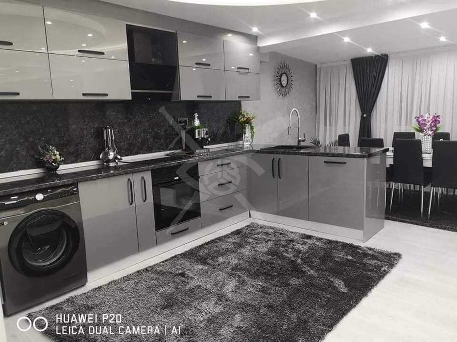 Продава се Многостаен апартамент в Асеновград - 150 кв.м за 1000 €/кв.м - Снимка #1