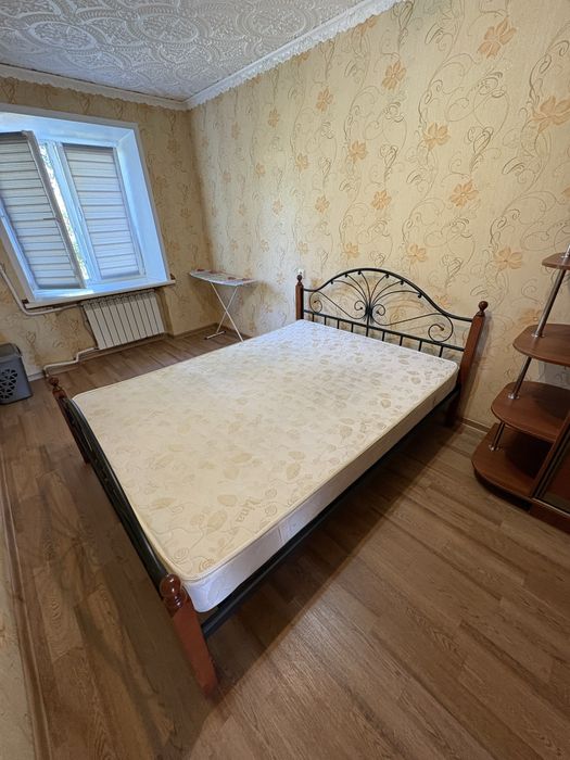 Продам двуспальную кровать