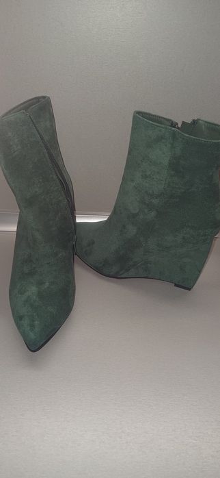 Дамски боти, тъмно зелен набук. Чисто нови!