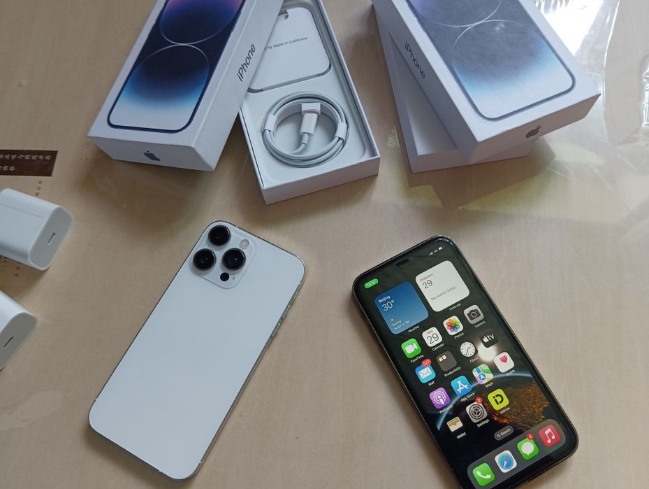 Iphone XR iphone 14pro корпусында
