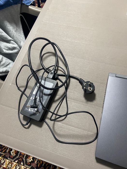 Laptop Gaming MSI thin