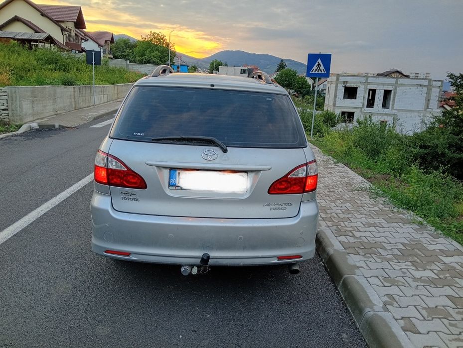 Vînd Toyota Avensis Verso 7 locuri