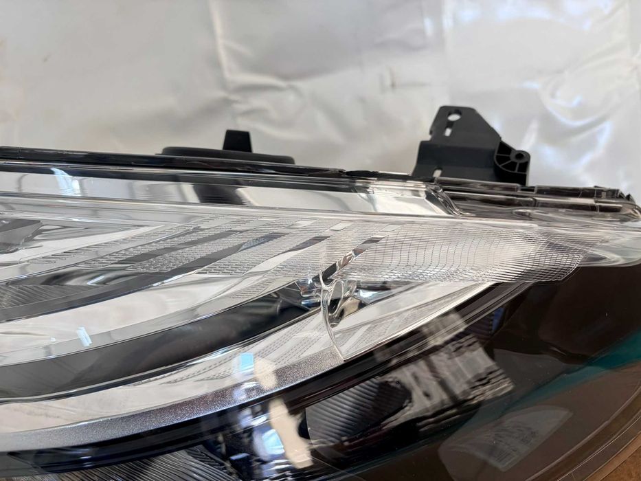 Far dreapta fata Renault Clio 4 2012-2016 nou original Renault