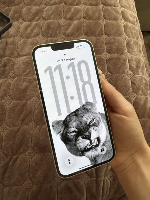 Продам Айфон 13 в отличном состоянии