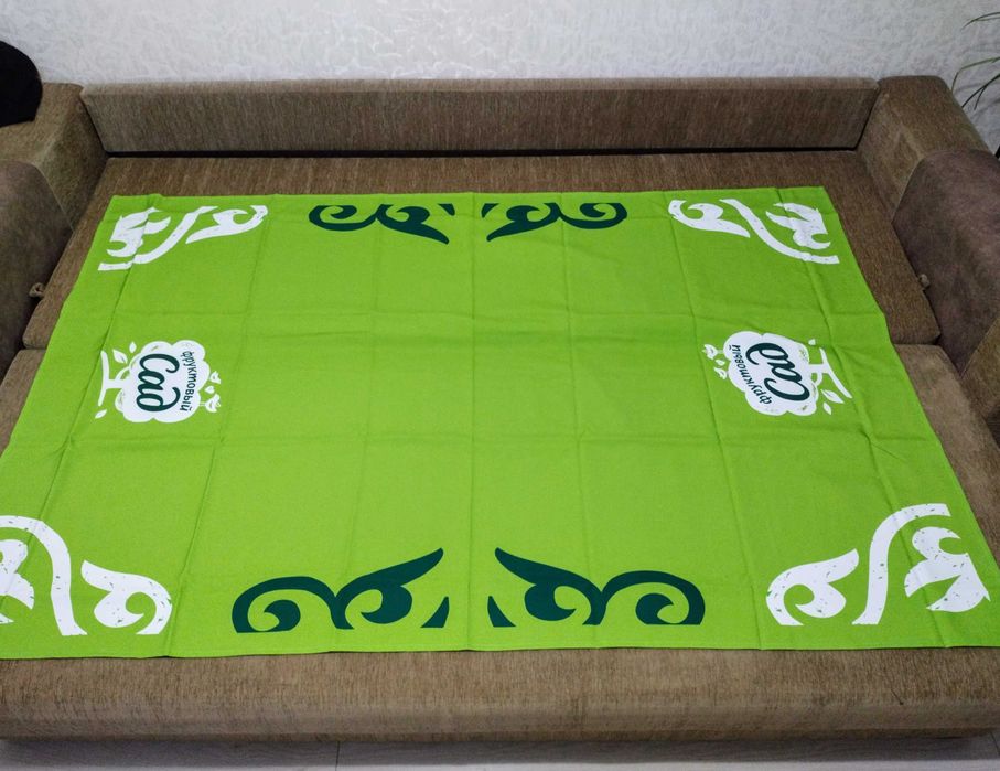 Продам скатерть.