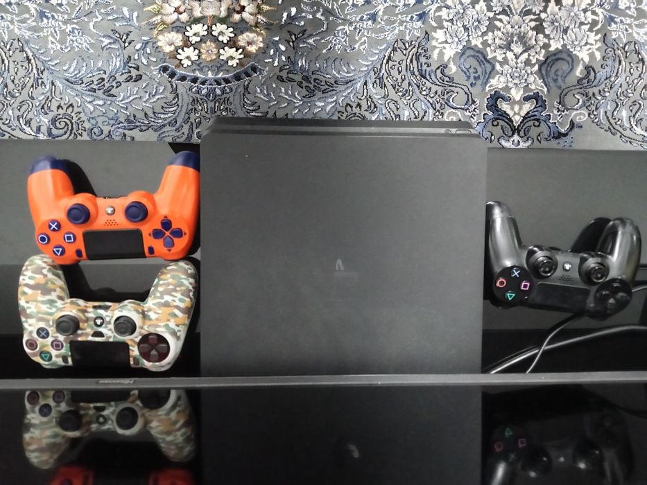 Playstation 4 slim