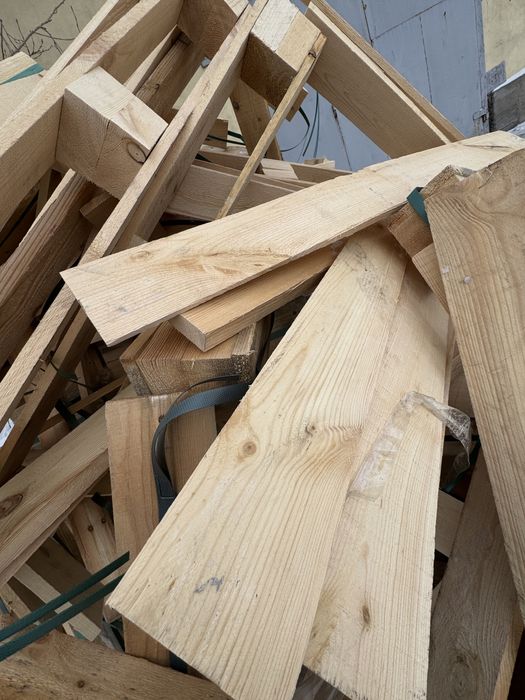 Доски ( дрова) новые самовывоз.