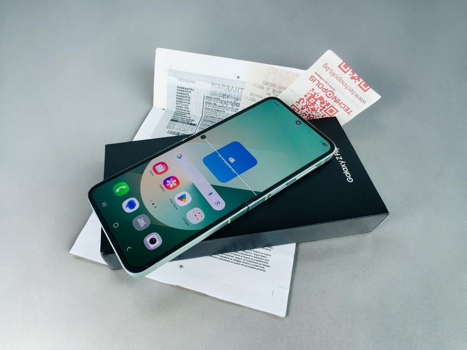 Samsung Galaxy Z Flip 6 5G 256GB 12RAM Mint Отличен!