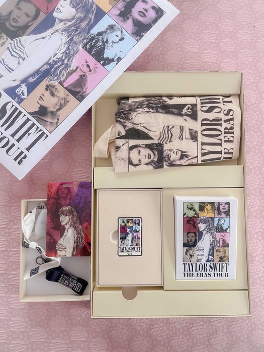 Set VIP complet. Taylor Swift | The Eras Tour–Merchandise oficial