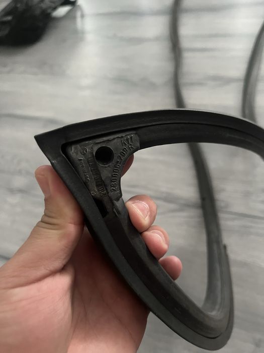 Продам на мерседес W 210