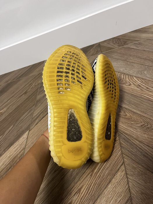 Adidas Yeezy Boost 350 V2 Zebra