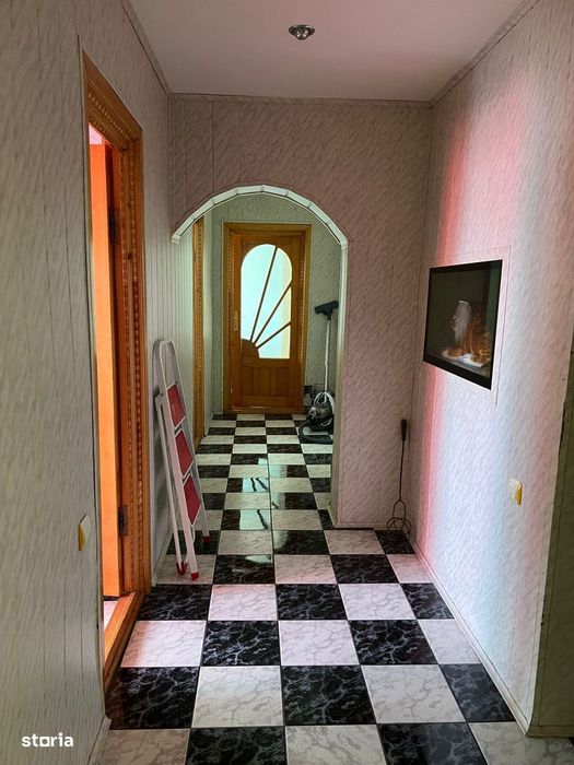 De Vanzare Apartament cu 3 camere zona Obor
