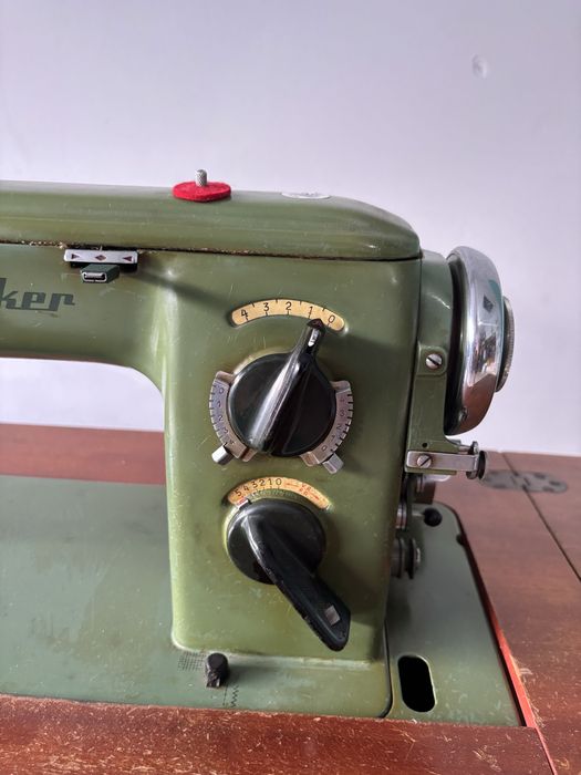 Masina de cusut Anker