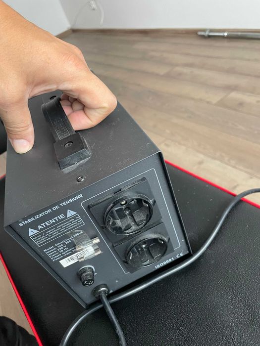 regulator tensiune-- nu a fost folosit --- este ca nou