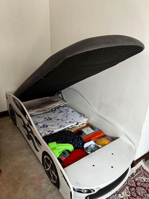 Детская кровать Машина