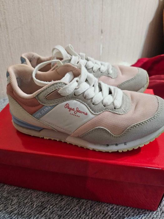 продам кроссовки