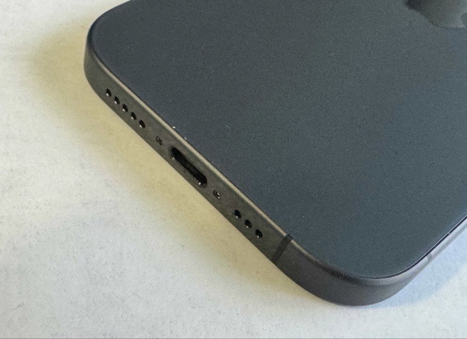 продавам iphone17 в много добро състояние