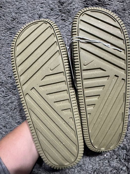 Nou cu etichetă:Șlapi Nike Calm Jordan marimea 40.5 EUR