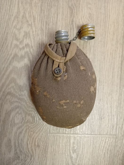 Продам фляшку военную.