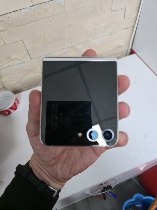 Samsung Galaxy Flip 5 512GB / 8GB