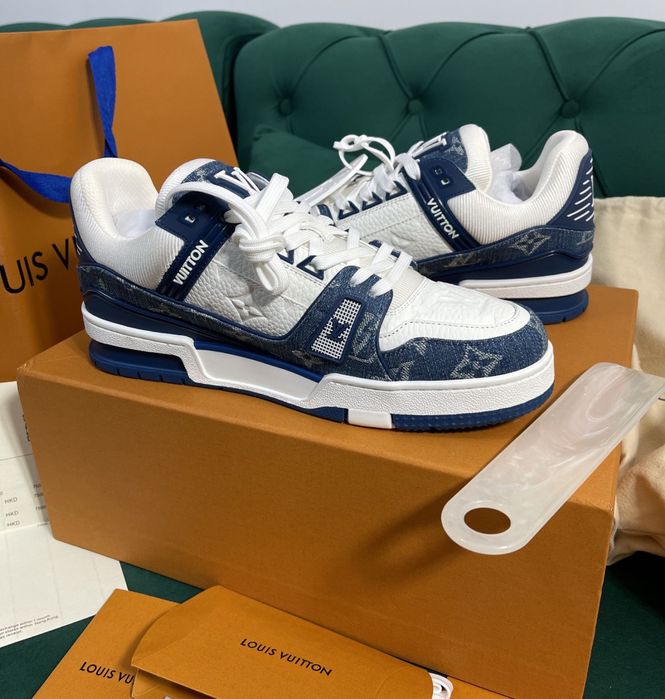 Adidasi LV Trainers louis vuitton sneakers baby blue