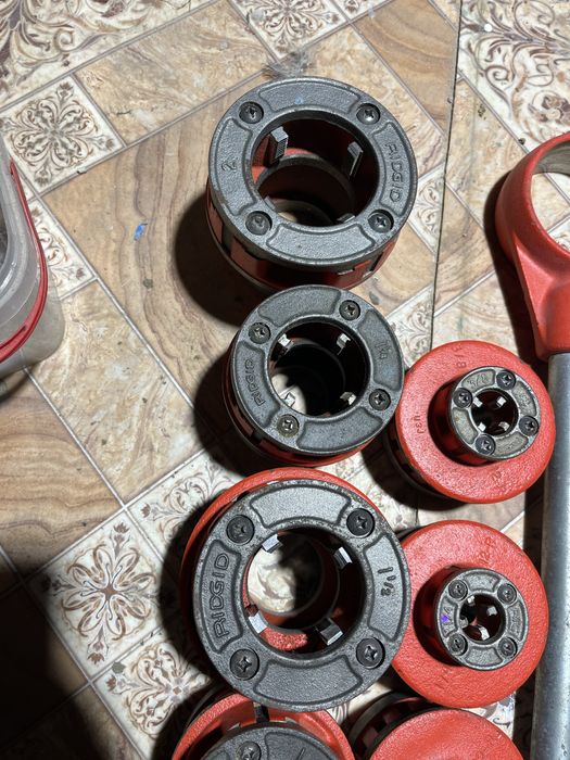 Продаю фирменный резбарез