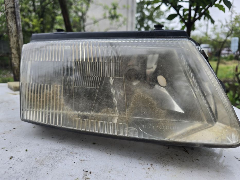 Фар за vw passat b4