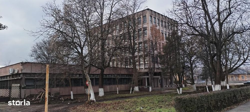 Vand Cladire P+4 la 500 m de Castelul Corvinilor