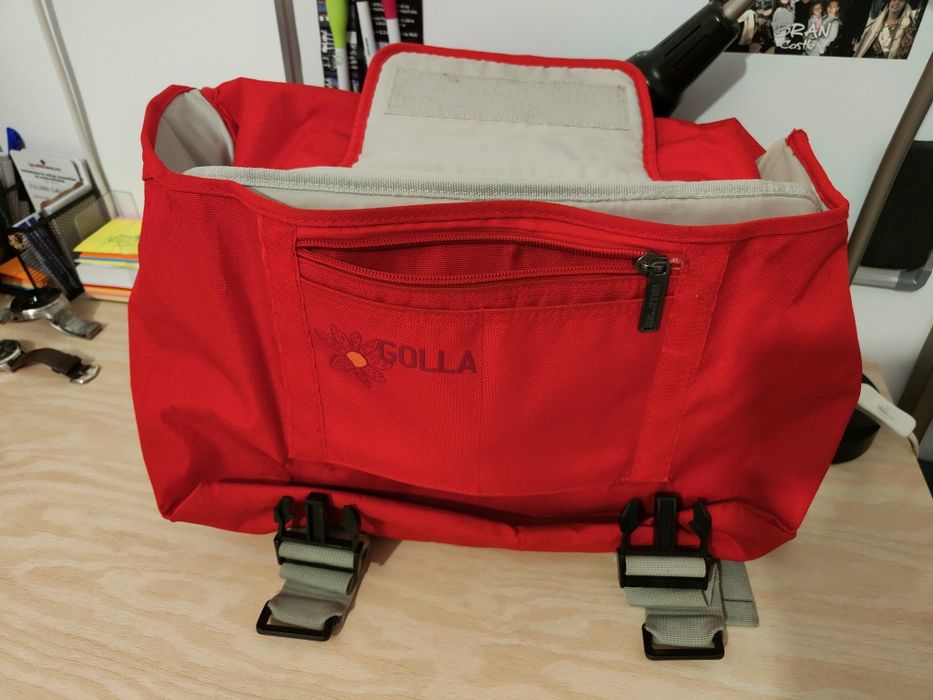 Geanta pentru Laptop marca Golla, cu 2 buzunare mari, impecabila