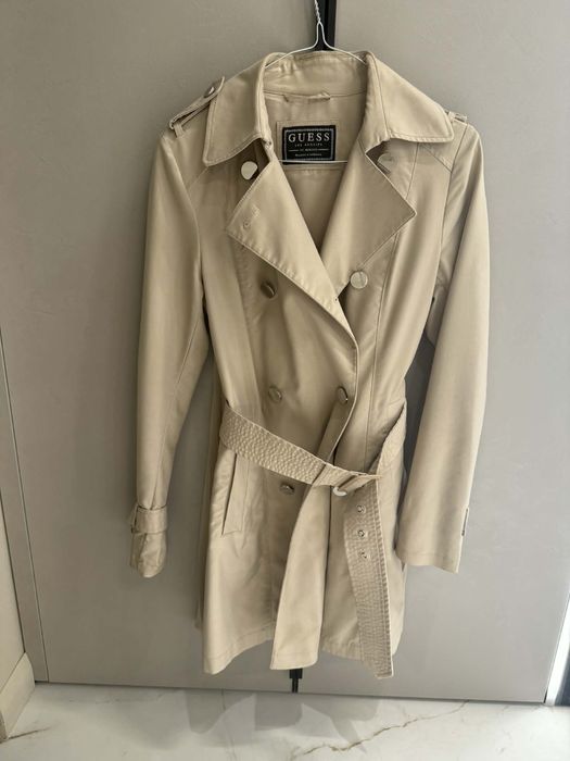 Тренчкот/рокля Guess