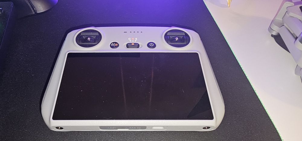 Vând DJI Mini 3 Fly More Combo – ca nou, cu toate accesoriile