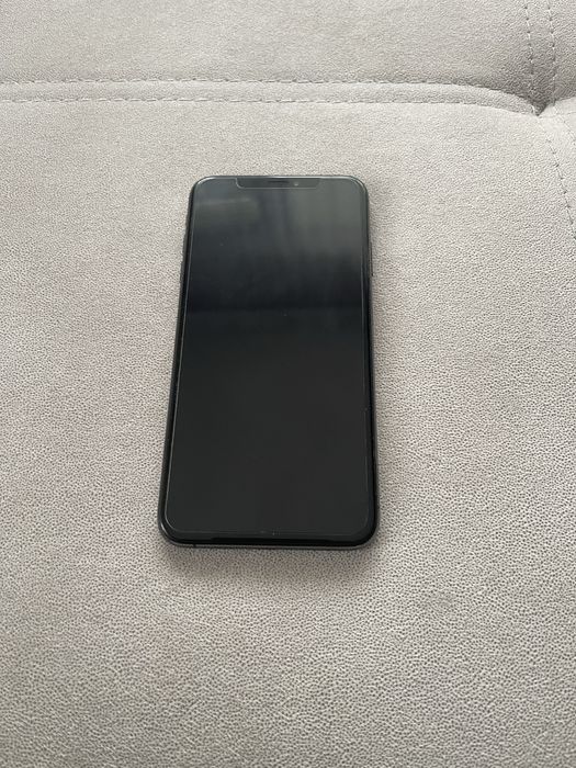 Продавам Iphone xs max