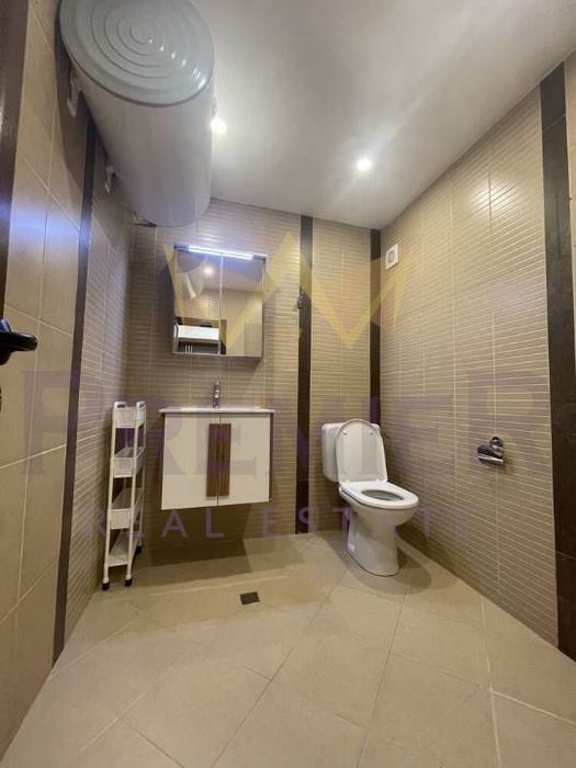 Продава се Тристаен апартамент в Бургас, Възраждане - 101 кв.м за 2575 €/кв.м - Снимка #9