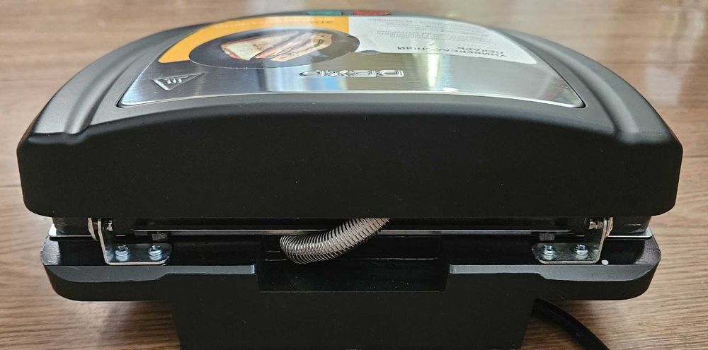 Сэндвичница (вафельница) DEXP UP-703/1  Район 1000 мелочей.