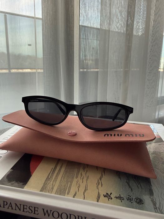 Луксозни дамски слънчеви очила miu miu (черни)
