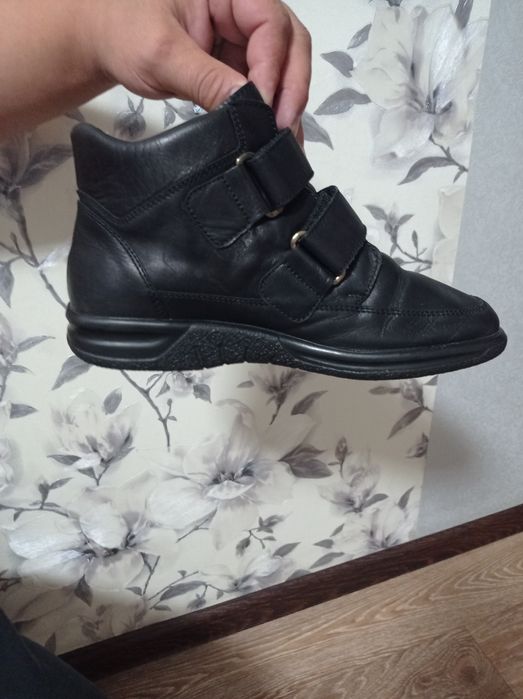 Продаю мужские сапоги