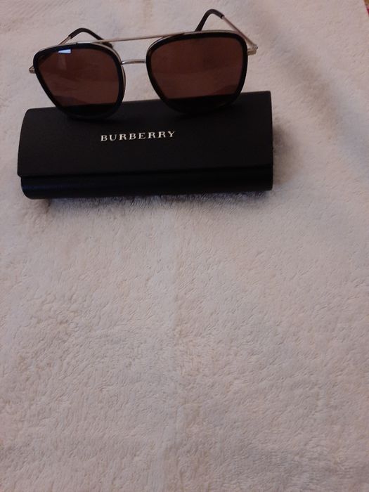 Продавам Оригинални Нови Мъжки Сънчеви Очила BURBERRY