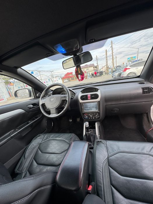 Vând Opel Tigra.
