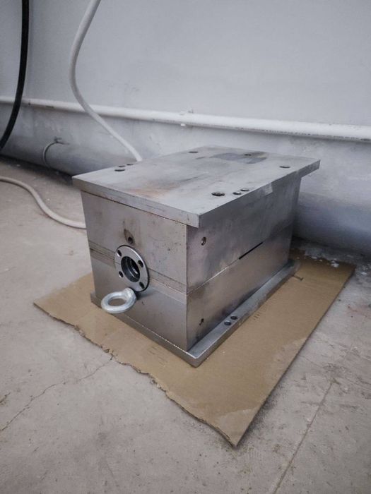 Машина для вдува бутылок автоматическая для растяжки ПЭТ бутылок