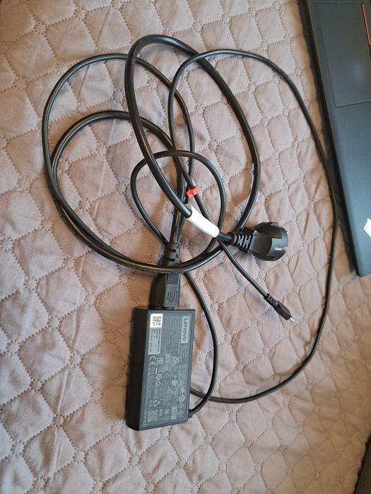 Лаптоп Lenovo ThinkPad T580 с докинг