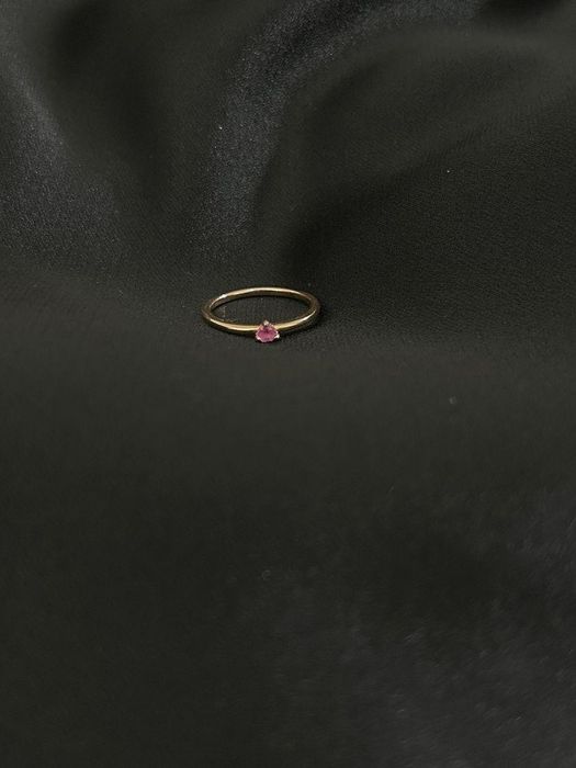 Кольцо с розовым камнем