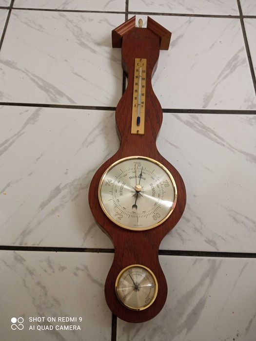 Немски барометър в дървена основа!