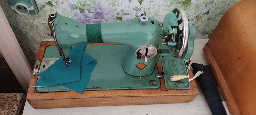 Швейная машинка советская