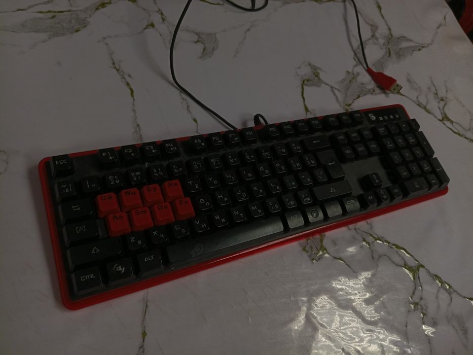 Продаю клавиатуру A4Tech Bloody B2278