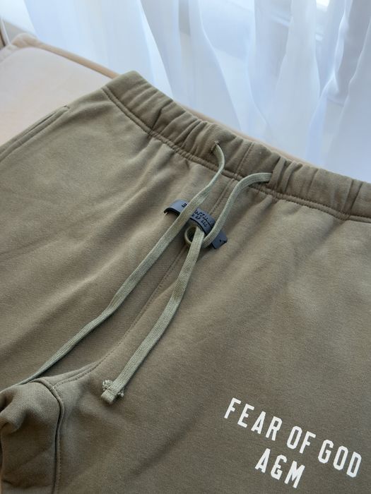 Долнище essentials нови