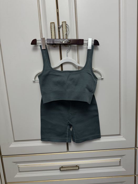 Одежда для зала девушкам