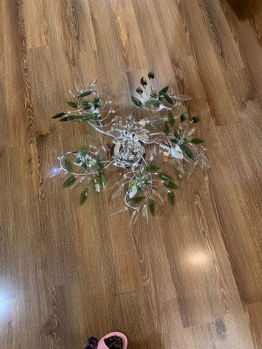 Продается люстра