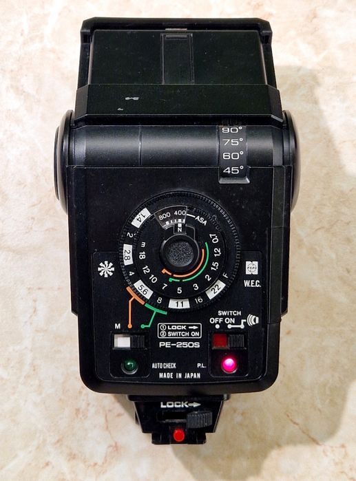 Светкавица National PE-250S