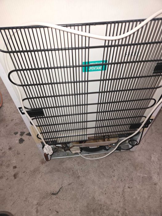 Хладилник Beko TSE N 84см