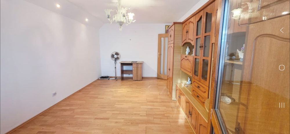 Miorita  PTTR  decomandat, centrala, liber